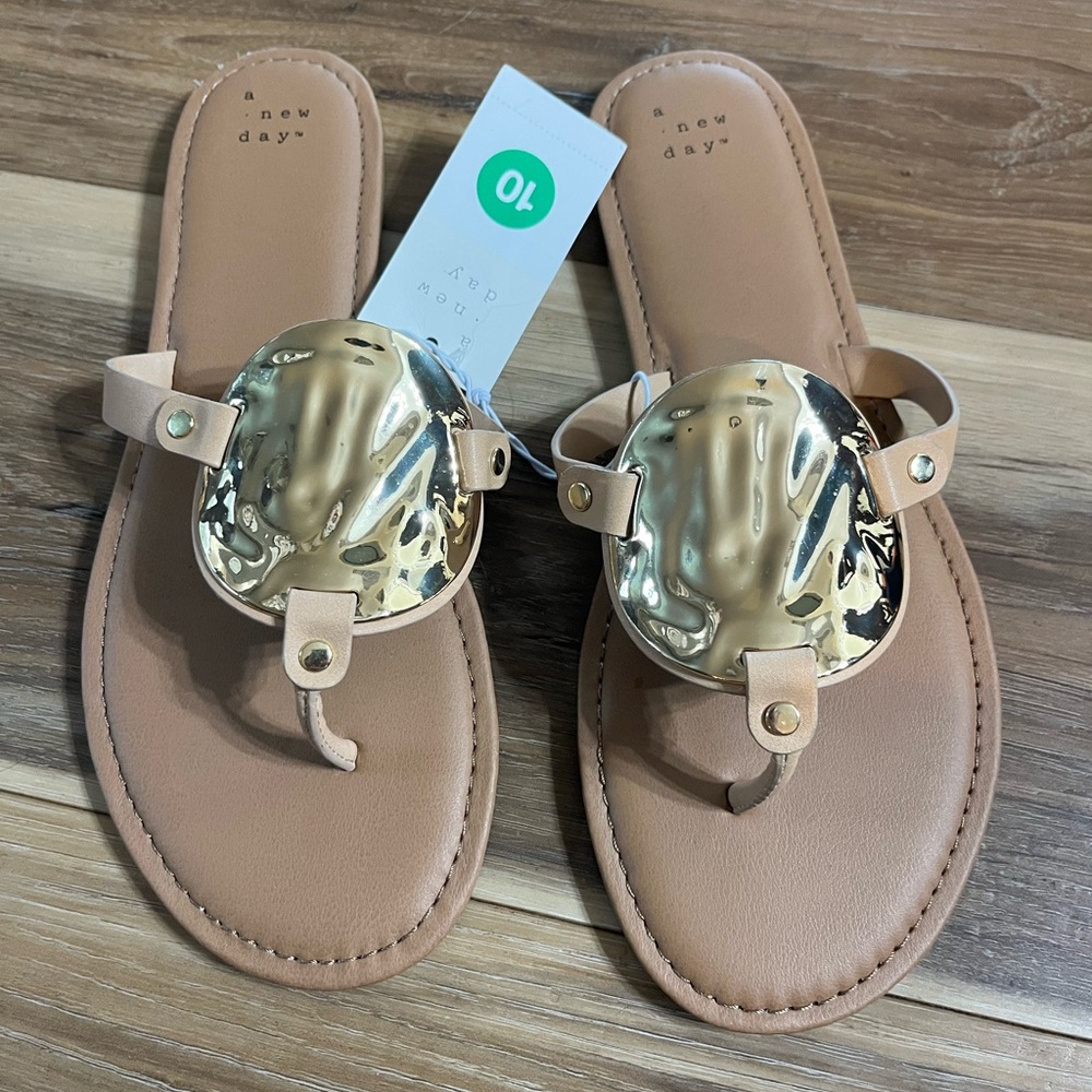 A New Day Women's Layla Ornament Thong Sandals | NWT Size 10 Gold Detail